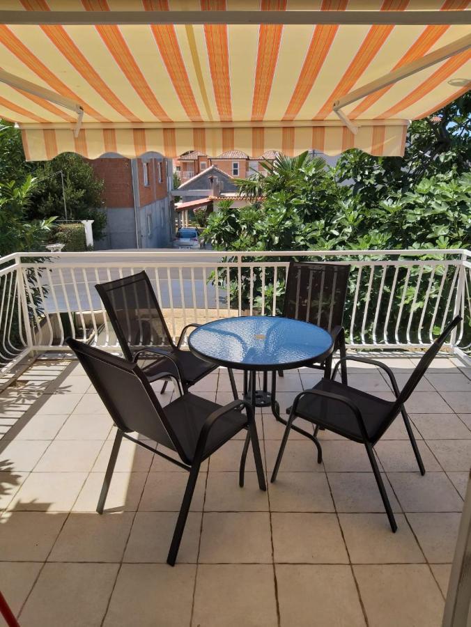 Apartmani Ana Tribalj Eksteriør billede