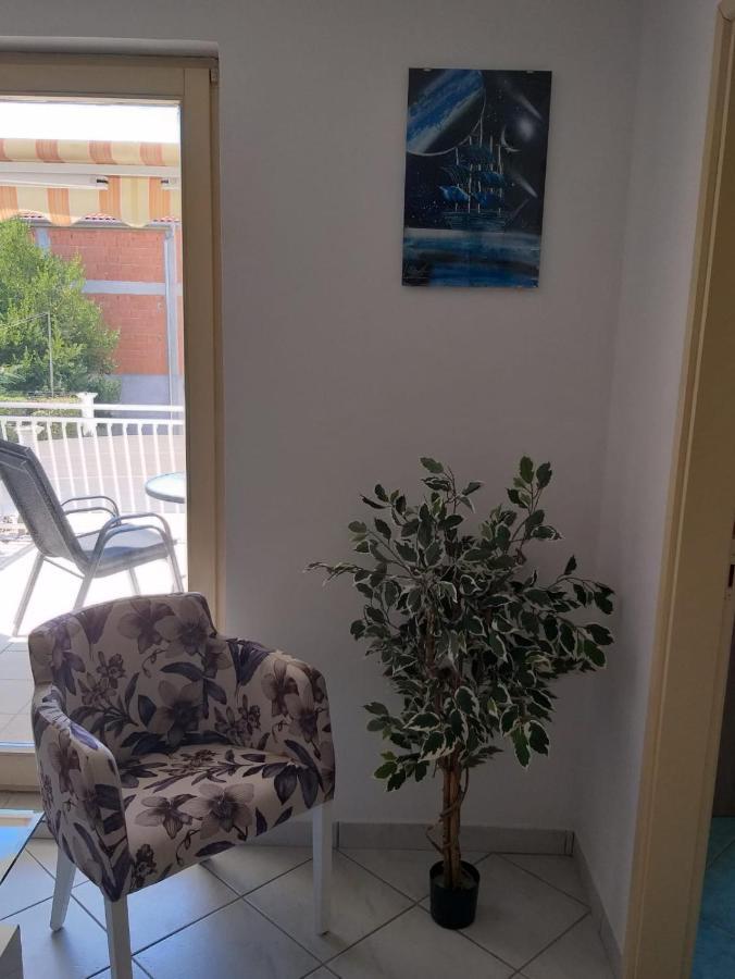 Apartmani Ana Tribalj Eksteriør billede