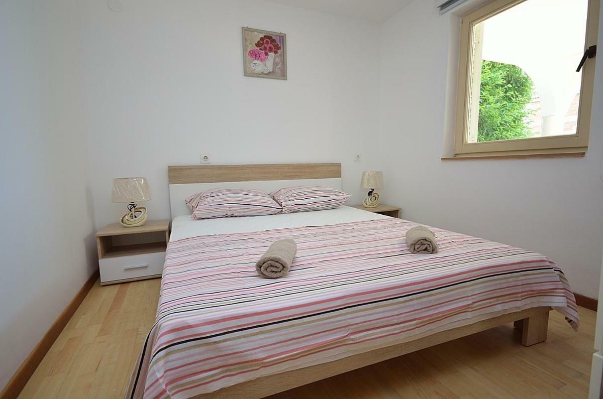 Apartmani Ana Tribalj Eksteriør billede