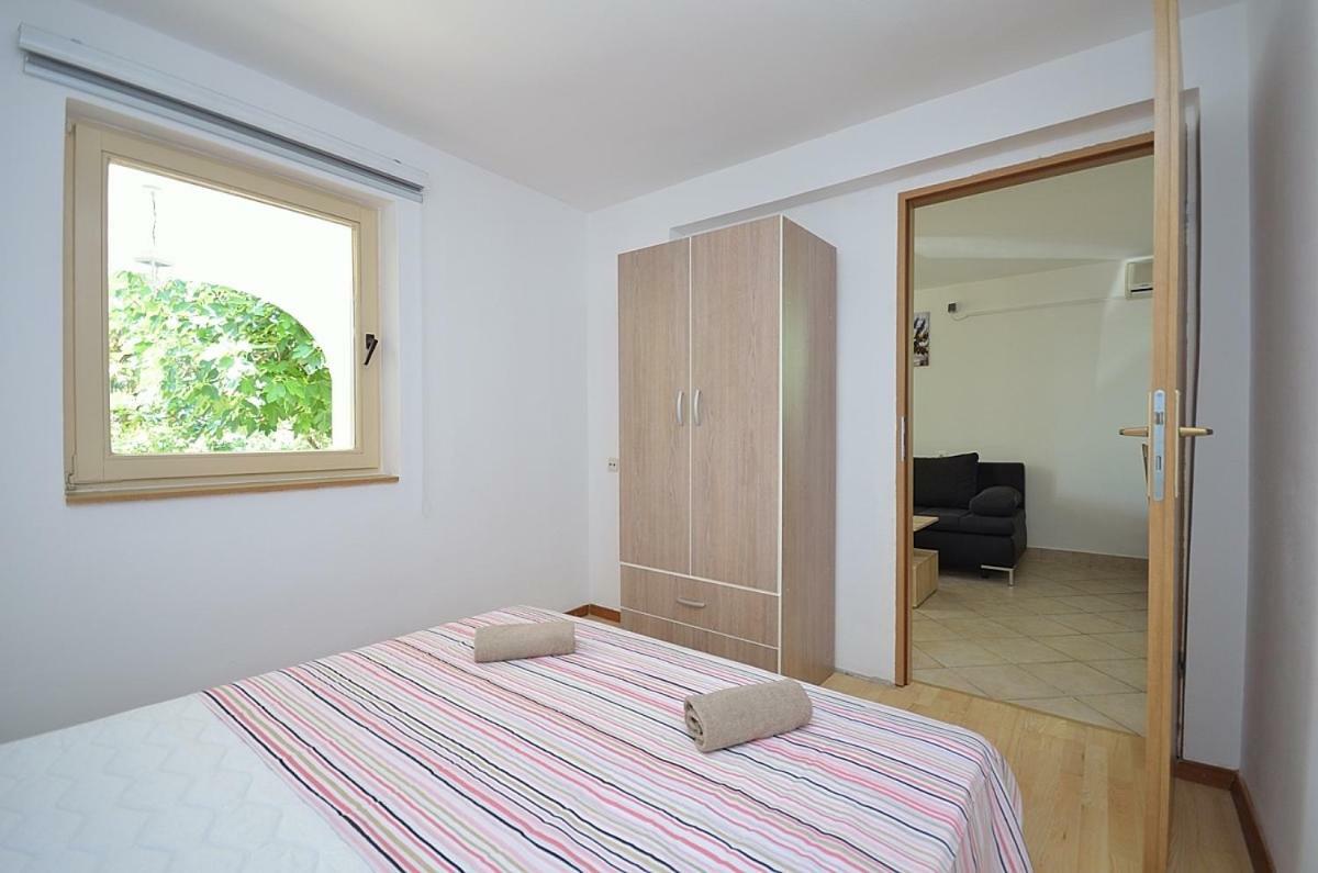 Apartmani Ana Tribalj Eksteriør billede