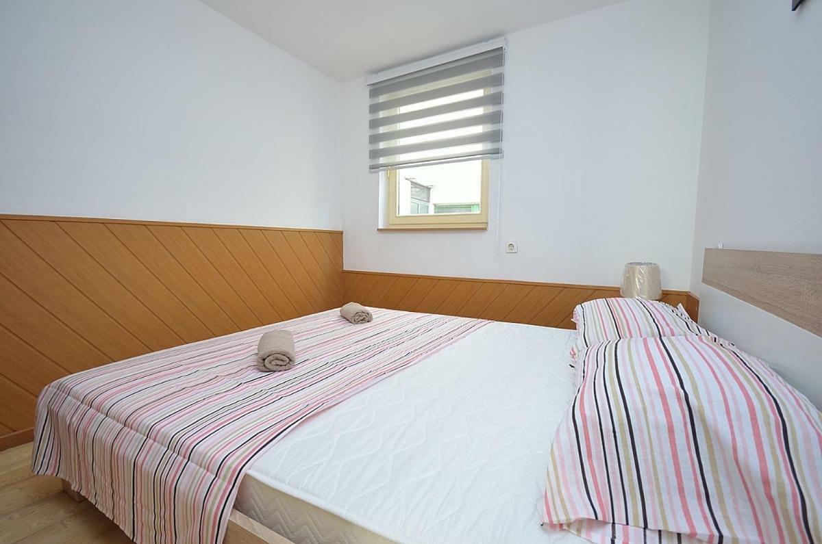 Apartmani Ana Tribalj Eksteriør billede